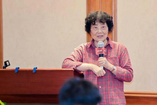子到了青春期为什么家长一言不合就吵架？pg电子试玩青少年心理教育专家陈默：孩(图6)